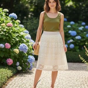 Metro‎ Wear Cream Lace Pencil Skirt Flowy Romantic Costal Dreamy